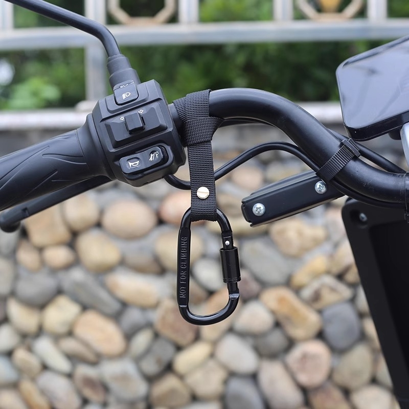 Priekšējā uzstādīšana bez urbšanas — universālais motocikla āķis ar vienu āķi ķiverēm un kravām