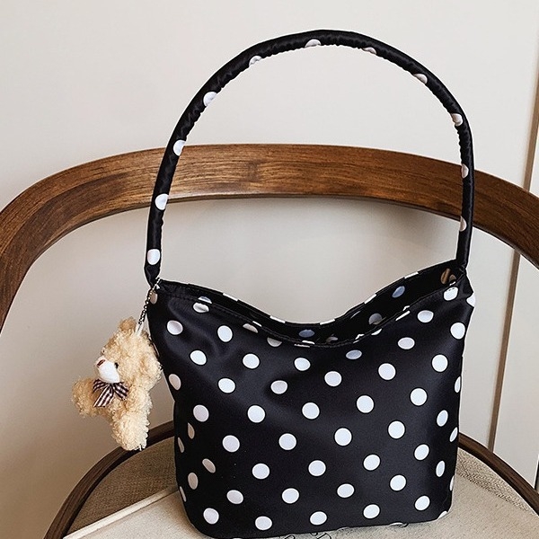 Dumpling-kujuline õlakott Oxford kangast, tõmblukuga sulgemine, sisetaskud (peidetud tõmblukukott, telefoni tasku, ID-kaart tasku)