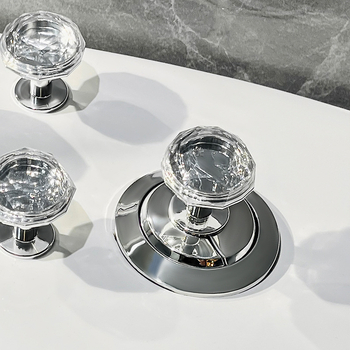 Diamantkujundusega tualeti loputusnupp, universaalne sobivus, vajutage aktiveerimiseks, kaasaegne minimalistlik disain, paigaldusteenus puudub