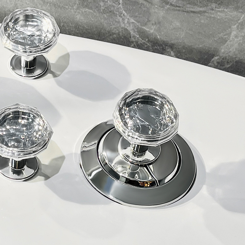 Diamantkujundusega tualeti loputusnupp, universaalne sobivus, vajutage aktiveerimiseks, kaasaegne minimalistlik disain, paigaldusteenus puudub