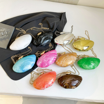 Akrilból készült tojás alakú esté táska mágneszáras záródással