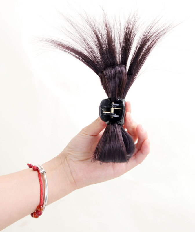 Poni juuksepik - juuksekimps, kõrge temperatuuriga traat, ei sobi värvimiseks