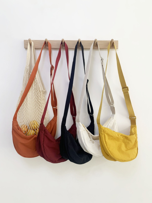 Marangue Dumpling-stiilis nailonist crossbody kott, tõmblukkiga avamine, polüestri vooder, kolmemõõtmiline väline disain