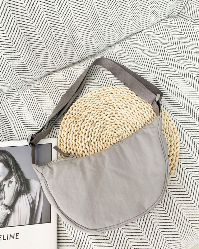 Marangue Dumpling-stiilis nailonist crossbody kott, tõmblukkiga avamine, polüestri vooder, kolmemõõtmiline väline disain