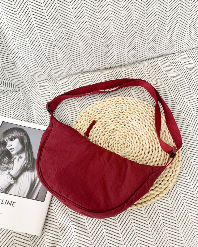 Marangue Dumpling-stiilis nailonist crossbody kott, tõmblukkiga avamine, polüestri vooder, kolmemõõtmiline väline disain