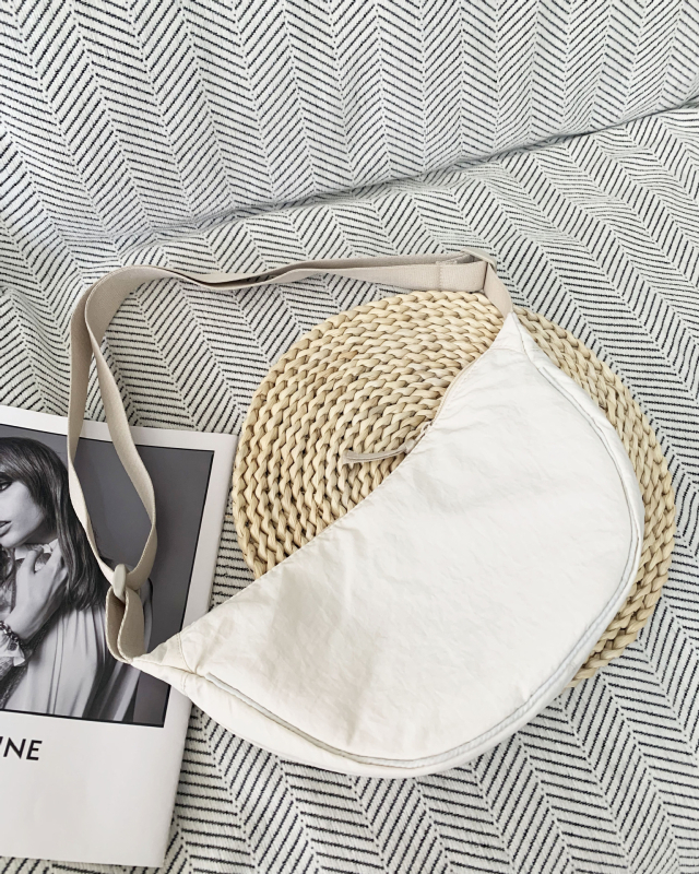 Marangue Dumpling-stiilis nailonist crossbody kott, tõmblukkiga avamine, polüestri vooder, kolmemõõtmiline väline disain