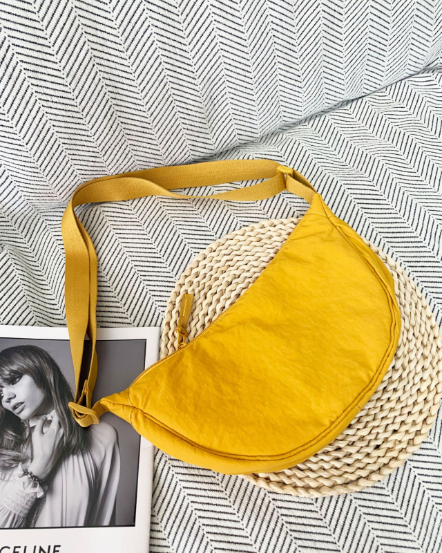 Marangue Dumpling-stiilis nailonist crossbody kott, tõmblukkiga avamine, polüestri vooder, kolmemõõtmiline väline disain