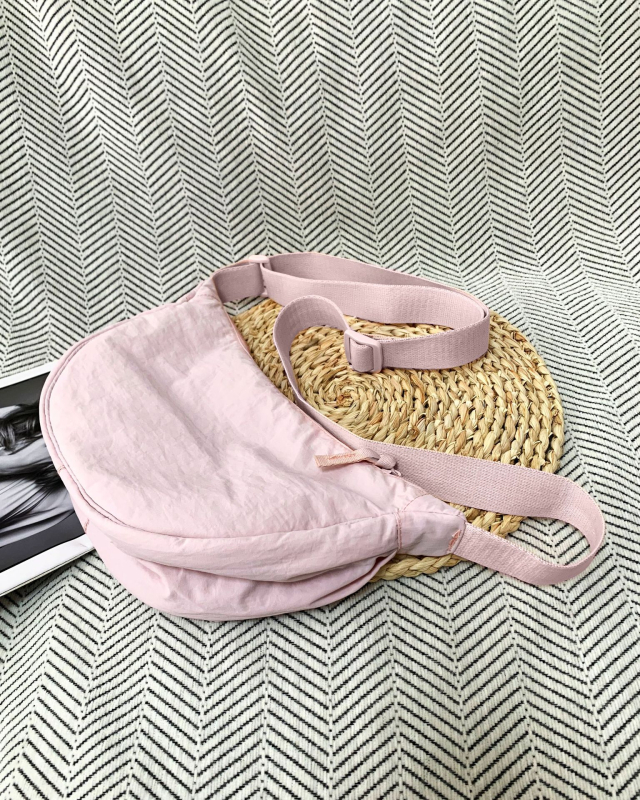 Marangue Dumpling-stiilis nailonist crossbody kott, tõmblukkiga avamine, polüestri vooder, kolmemõõtmiline väline disain