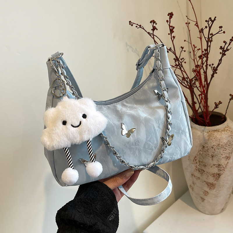 Õla- ja kaenla kott loki motiiviga - PU nahk, suur maht, tõmblukk, sisetaskud telefonile ja ID-le