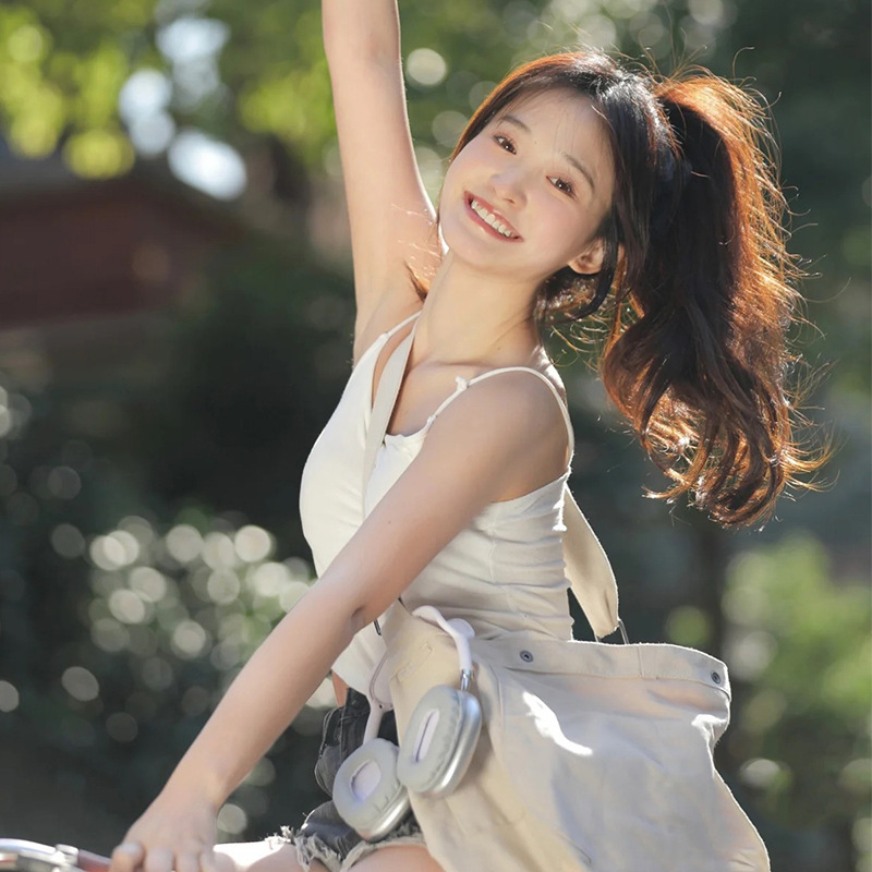 Korealiku stiili klips-poni uodega jaoks, pilvekujulise lõiminguga ja lillekimp, sünteetiline kiud kuumusele vastupidav, mudel 1137