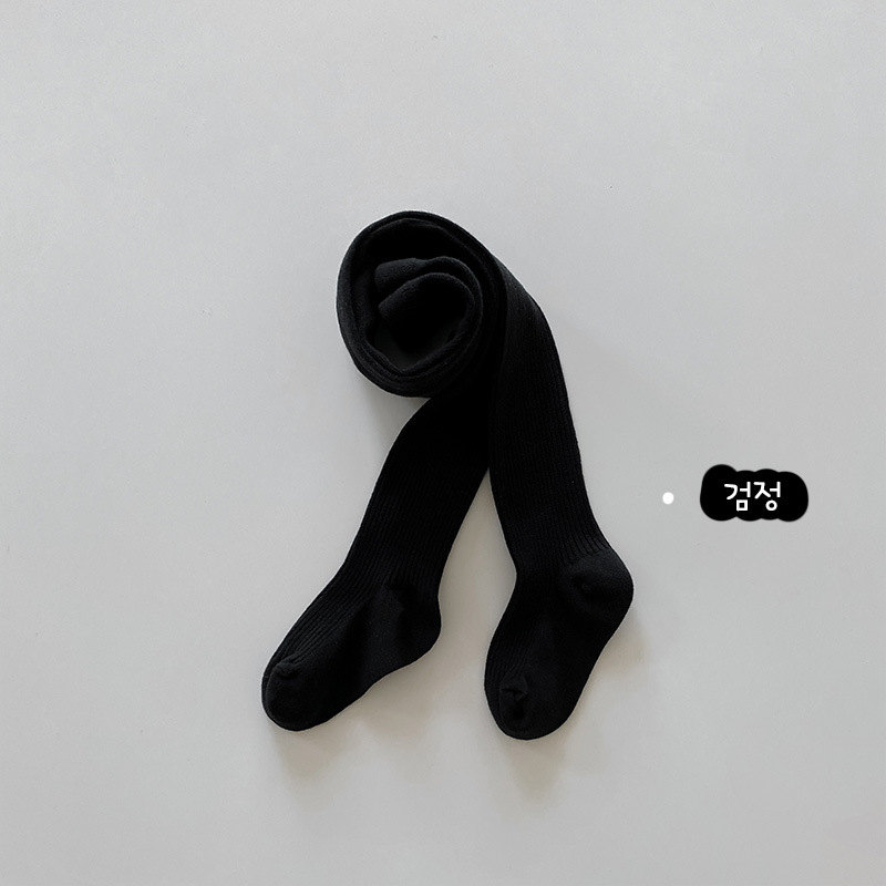 Laste puuvillased sukkpüksid kahekordse nõelamise kudumisega, hingavad ja niiskust imavad, 70% puuvill, 27% polüester, 3% elastaan, sobivad talvele, kevadeks ja sügisele