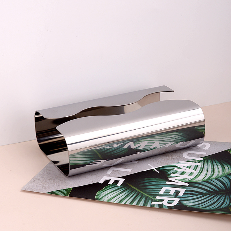 Roostevabast terasest salvrätikute karp, kerge luksusstiil, laineline muster, peegelviimistlus, mudel XT20220526