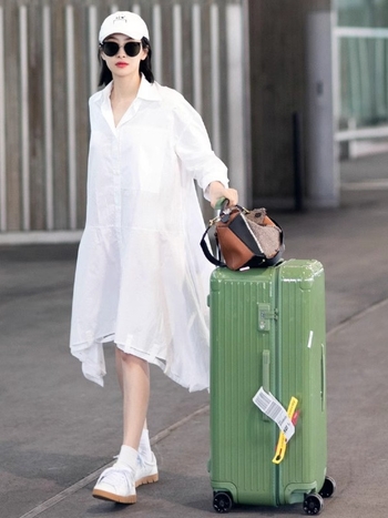 Star-stiili reisikohver suure mahutavusega, ABS+PC materjal, 2,7 kg, TSA kombineeritud lukk, tõmblukuga avamine, universaalsed rattad