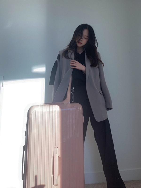 Star-stiili reisikohver suure mahutavusega, ABS+PC materjal, 2,7 kg, TSA kombineeritud lukk, tõmblukuga avamine, universaalsed rattad