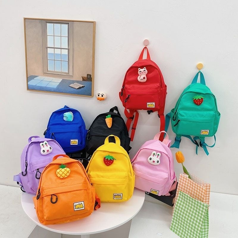 Раница за детска градина за момчета — лека раница от найлон/полиестер, флорална шарка, водоустойчива и улеснява носенето, за класове 1–2