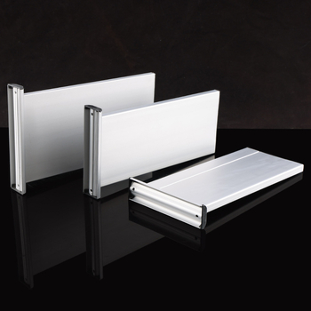 Vienpusė aliuminio lydinio skyriaus žymė su įduba; horizontali ir vertikali tuščia durų žymė