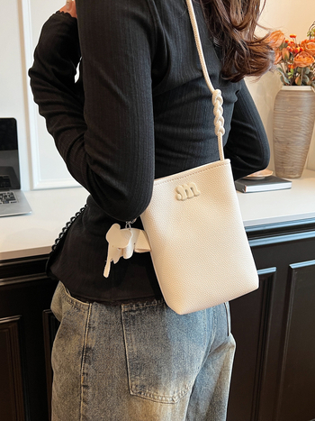 Geantă crossbody din PU, stil street-fashion, formă verticală pătrată, închidere magnetică, buzunare interne pentru telefon și ID