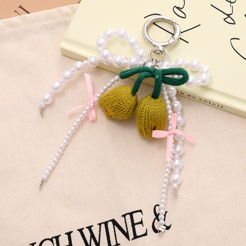 Rankų darbo karoliukų vilnonė megzta tulpių formos krepšio pakabukas, raktų pakabukas ir telefono grandinė, gėlių raštas, vasara 2025