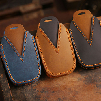 Auto võtmeümbris – Topeltõmblus, lehma nahk; Sobib Toyota Corolla, Avalon, Camry, C-HR, Levin, RAV4; Bränd hallmo