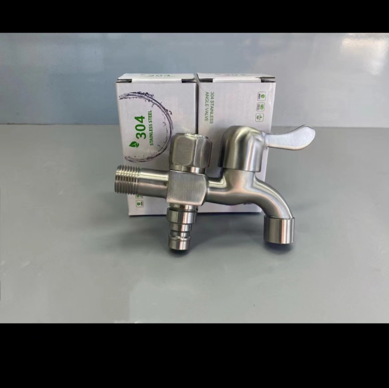 Nástený kohútik z nehrdzavejúcej ocele 304, Leverton 14572 – brúsený povrch, montáž do steny, 0–90°C, tlak 0,8 MPa, priemer sedadla 20 mm