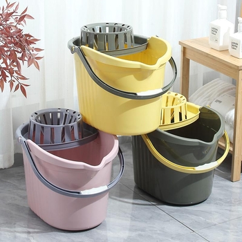 Plastmasas spainis mopam ar atdalāmu nosusināšanas grozu, bezkontakta izspiešana, pastiprināta konstrukcija, nosusināšanas līmenis 80-90%