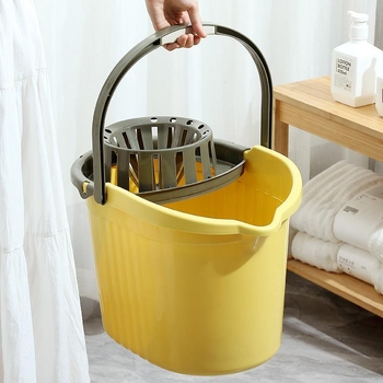 Plastmasas spainis mopam ar atdalāmu nosusināšanas grozu, bezkontakta izspiešana, pastiprināta konstrukcija, nosusināšanas līmenis 80-90%