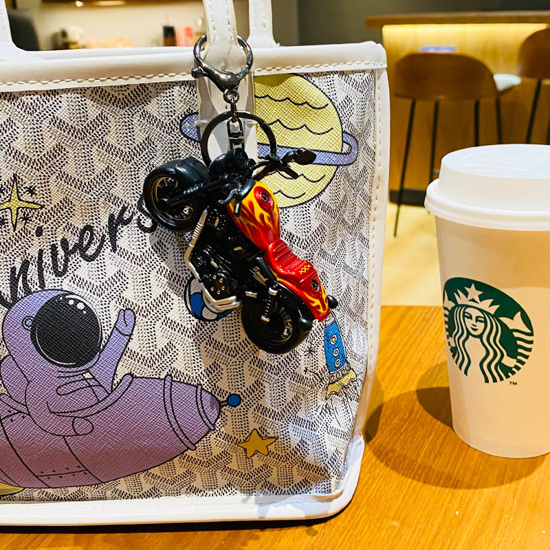 Mini Harley motociklo traukiamasis raktų pakabukas – cinko lydinys, karikatūrinio stiliaus, atskirai įpakuotas