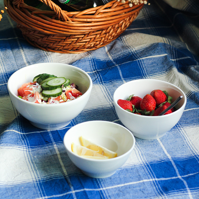 Porcelánová okrúhla misa, mikrovlnná bezpečná, podglazúrny povrch, s tlačeným logom, možnosť prispôsobenia