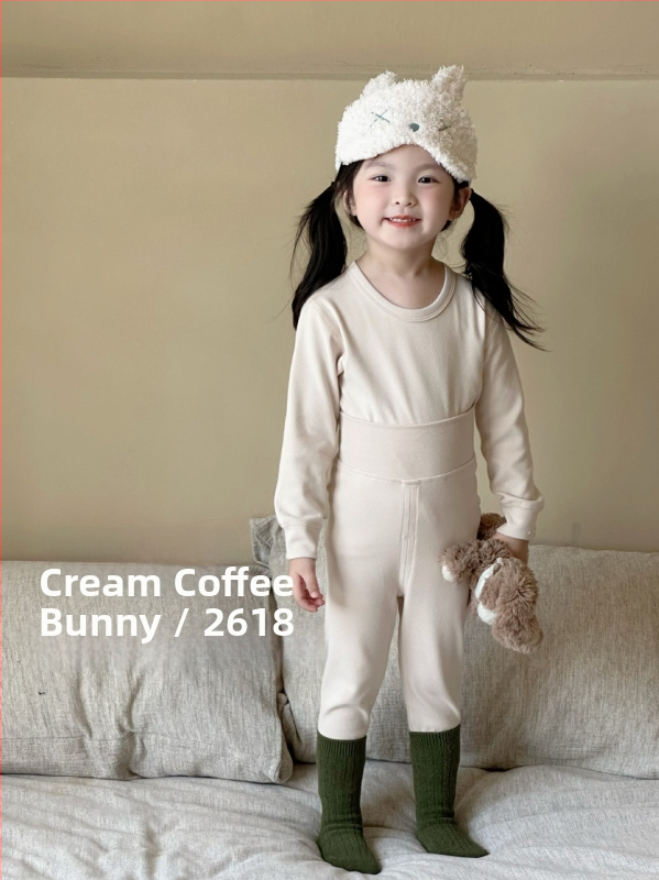 Vaikų šilto medvilnės komplektas rudens–žiema, dvi dalys (viršus ir apačia), elastingas audinys, aukštas liemuo skrandžio apsaugai, miego drabužiai