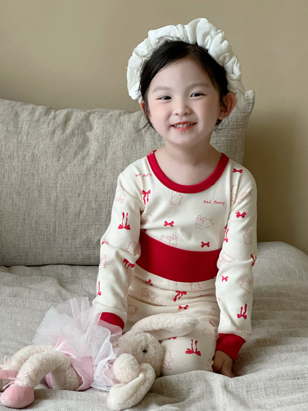 Gyermekek meleg pamut alsónemű készlet őszi-téli időszakra, két rész (felső és alsó), rugalmas anyag, magas derék a has védelméért, kényelmes hálóruha
