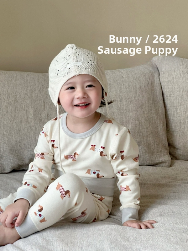 Vaikų šilto medvilnės komplektas rudens–žiema, dvi dalys (viršus ir apačia), elastingas audinys, aukštas liemuo skrandžio apsaugai, miego drabužiai