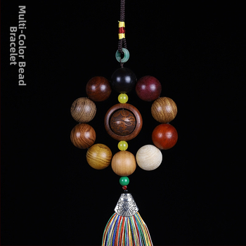 Дървена автомобилна висулка с мъниста от сандалово дърво – етно ретро стил, полирана, пролет 2023 г.