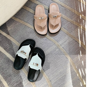 Dāmas ādas sandales ar bieza gumijas zoles, sprādzes siksna, brīvā stila; vamp: liellopa āda; iekšējā odere: mikrošķiedra; zīmols: Meiku sweetheart