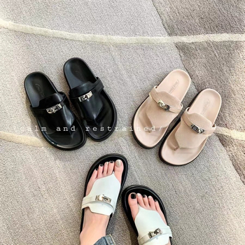 Dāmas ādas sandales ar bieza gumijas zoles, sprādzes siksna, brīvā stila; vamp: liellopa āda; iekšējā odere: mikrošķiedra; zīmols: Meiku sweetheart