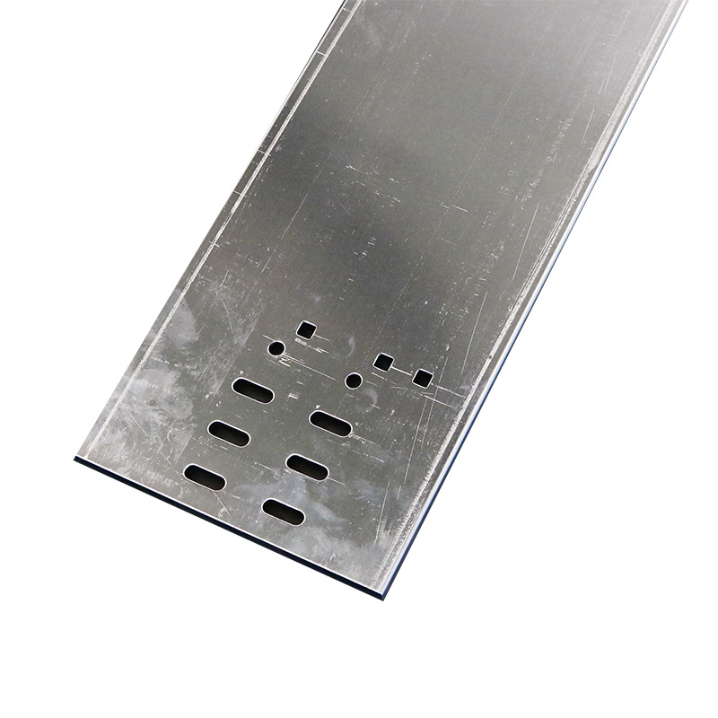 Típus: kábelcsatorna-híd alumínium ötvözetből; Anyag: alumínium ötvözet; Felület: anodizált; Alkalmazás: adatközpontban történő elrendezés