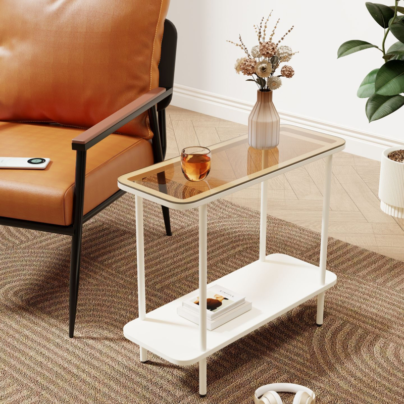 Kavos staliukas su medine rėme ir stikline viršuje, kubo formos, su saugojimo erdve, lengvas prabangos stilius