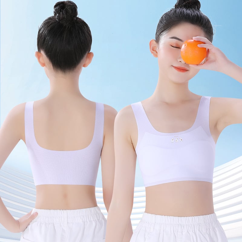 Meitenēm paredzēts apakšveļas komplekts attīstības periodam: bez piedurknēm krekliņš un treniņu krūšturis, neilona/elastāna maisījums 60%/40%, drošības līmenis A, bērniem no 8 gadiem, vasara 2025