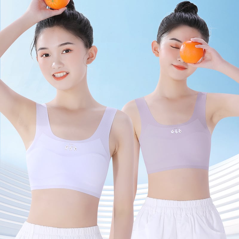 Meitenēm paredzēts apakšveļas komplekts attīstības periodam: bez piedurknēm krekliņš un treniņu krūšturis, neilona/elastāna maisījums 60%/40%, drošības līmenis A, bērniem no 8 gadiem, vasara 2025