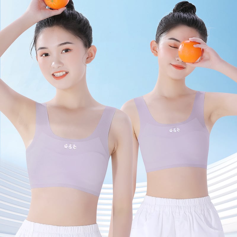 Meitenēm paredzēts apakšveļas komplekts attīstības periodam: bez piedurknēm krekliņš un treniņu krūšturis, neilona/elastāna maisījums 60%/40%, drošības līmenis A, bērniem no 8 gadiem, vasara 2025