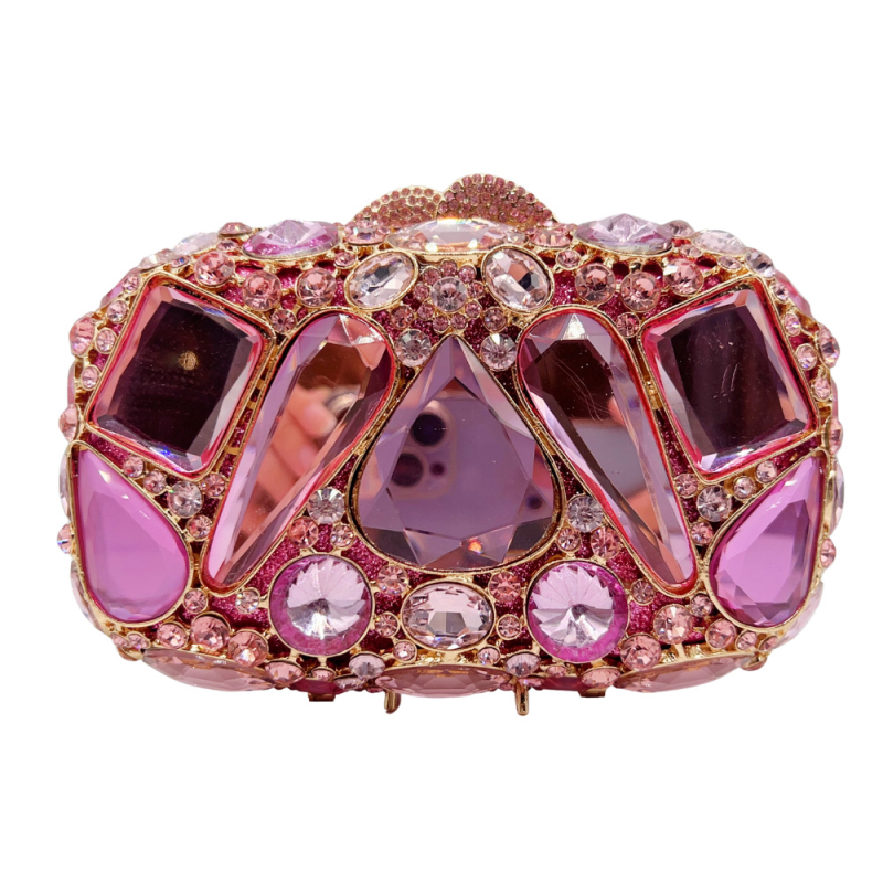 Ötvözetből készült clutch táska, vízszintes négyzet alakú, háromdimenziós kialakítás, mágneses zárás, belső rekesz