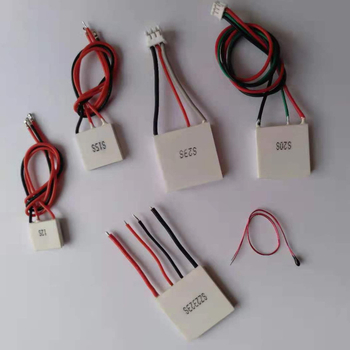 Kompakt félvezető hűtő–fűtő modul beépített hőmérséklet-szabályozó érzékelővel vagy NTC termoszenzorral — modellek S12A, S15S, S20S, S23S, S30S, S40S