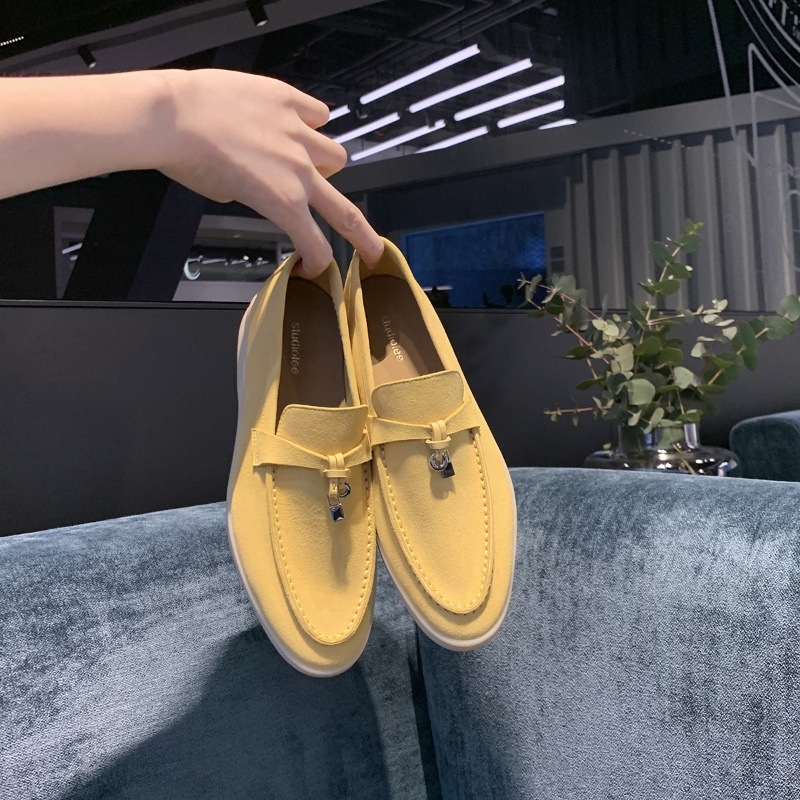 Loafers din piele de capră, fără șireturi, cu înălțire internă, ciucuri cu cataramă, talpă groasă, stil britanic