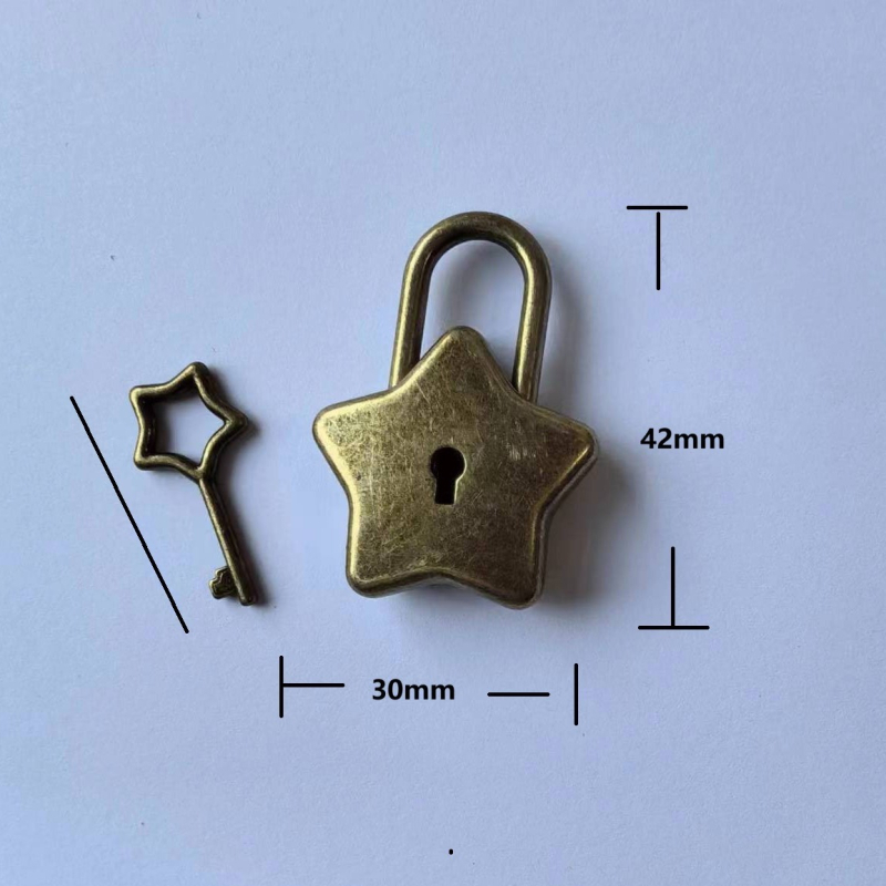 Yunchang medve alakú cinkötvözet lakat, retro karikatúra stílusú, táskákhoz, 21 g, logó nyomtatva