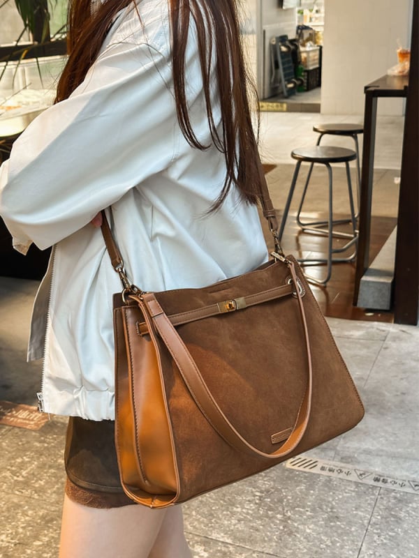 Tote kott – linnaliku lihtsuse stiil, PU materjal, horisontaalne ruudu kuju, magnetlukustus, sisemised taskud: lukuga tasku, telefon, dokumendid