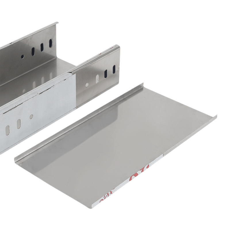 Gyengeáramú kábelcsatorna, galvanizált, tűzálló, perforált, ipari létesítményekhez és kereskedelmi helyiségekhez