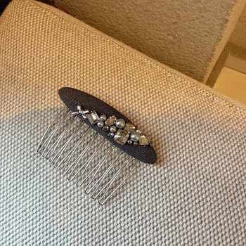 Invertuotas dizainas plaukų šukoms su kristalais – nacionalinis ir senovinis stilius, moterų galvos aksesuaras, diamantinis apdirbimas, ruduo 2025