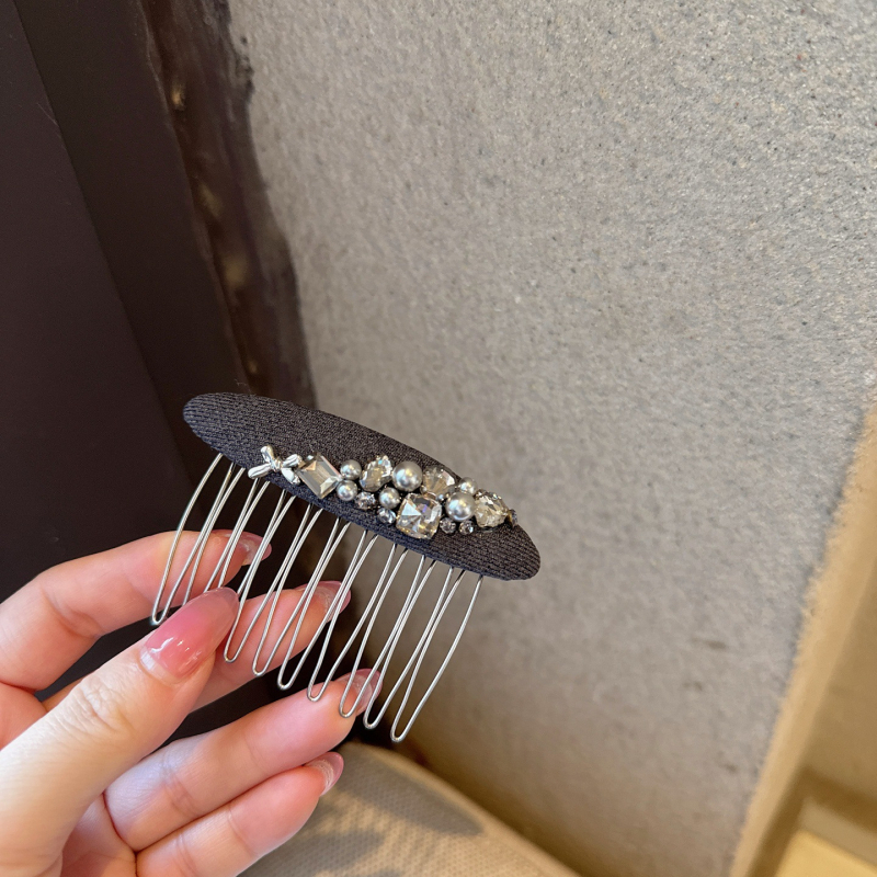 Invertuotas dizainas plaukų šukoms su kristalais – nacionalinis ir senovinis stilius, moterų galvos aksesuaras, diamantinis apdirbimas, ruduo 2025