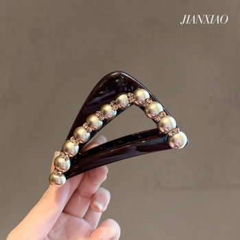 Juukseklips kolmnurkseid pärleid ja kristalle - käsitöö, haardega klips, naistele