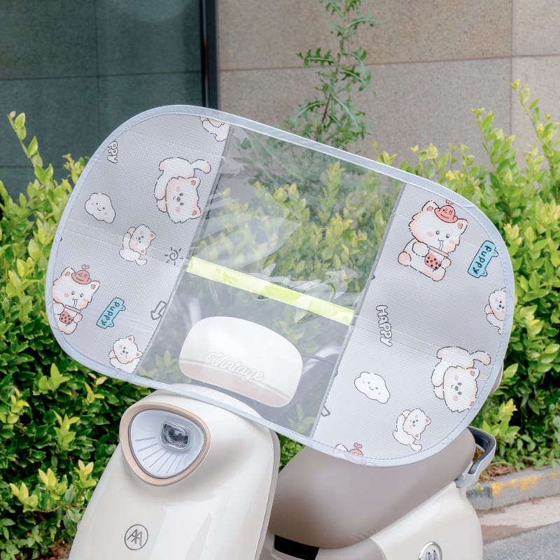 Elektromos motorkerékpár előtti szélvédő esővédő, HD átlátszó membrán, anyag: alumínium fólia + PVC, modell 001, tükrök közötti távolság legfeljebb 85 cm, napvédelem, összecsukható