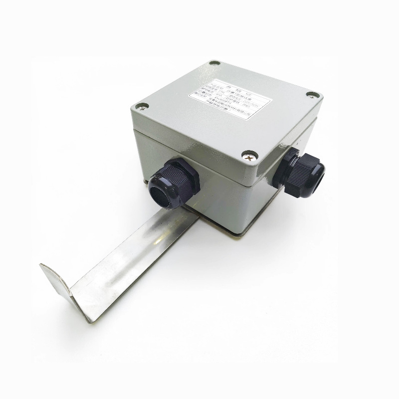 Eksplozijski otporna troputna kutija za spajanje s nosačem, srednji T-tip, 1 ulaz 2 izlaza, IP66